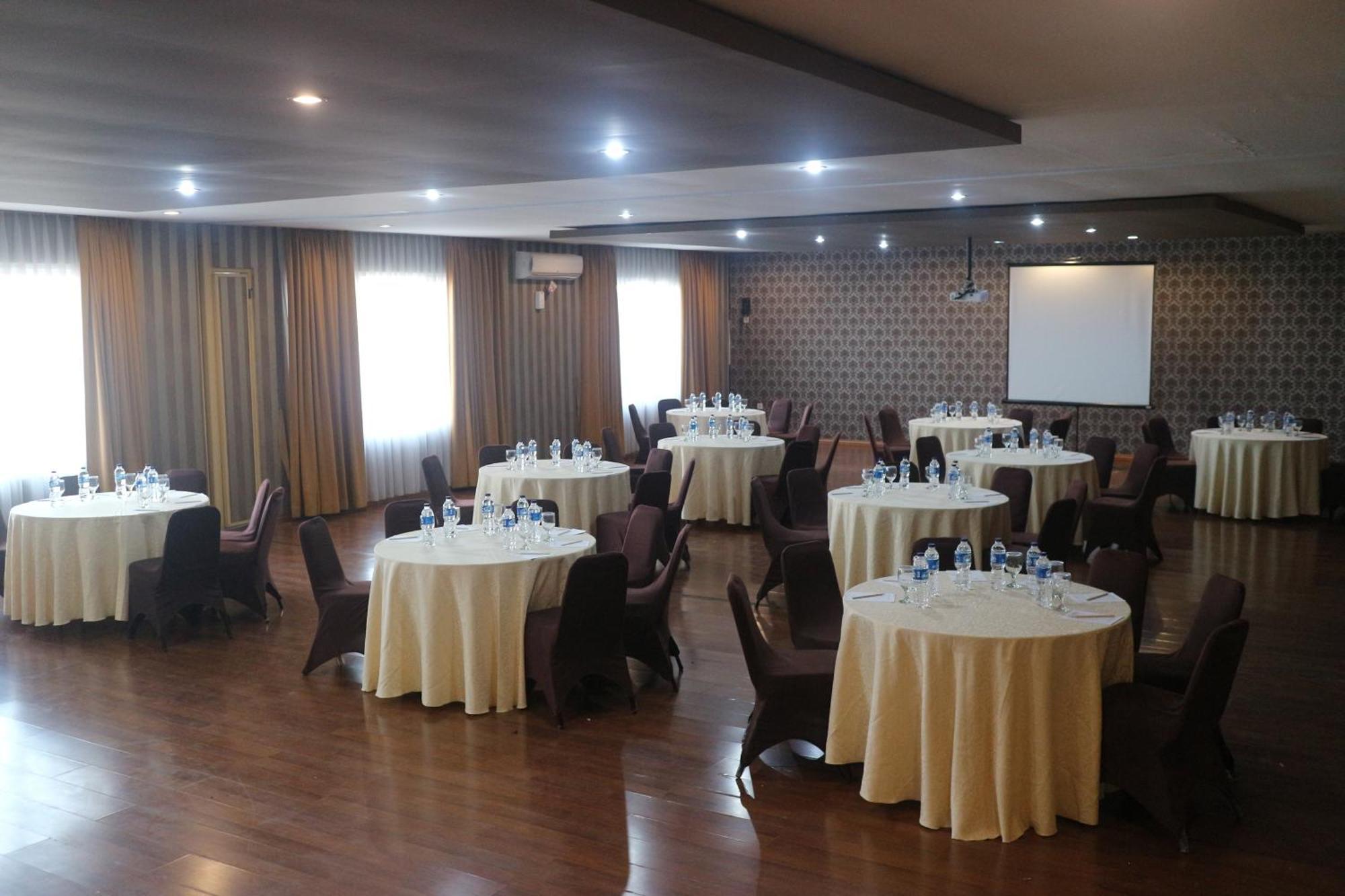 Grand Dian Boutique Hotel Cirebon Exterior photo