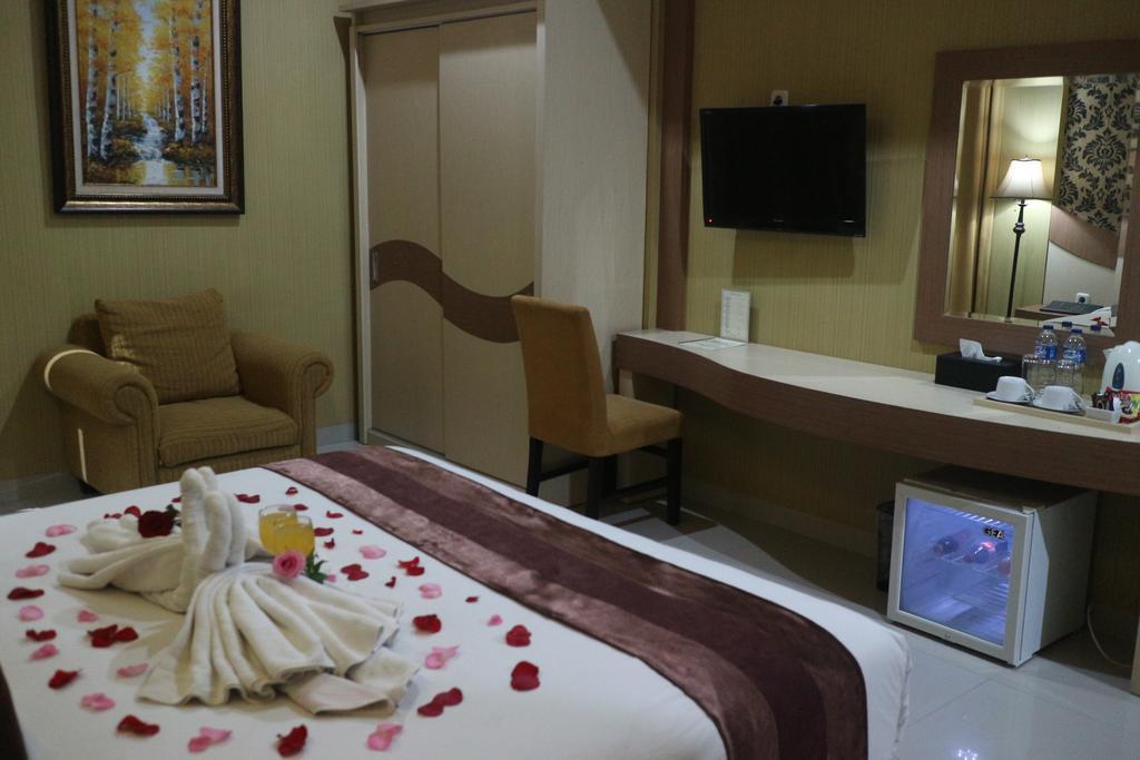 Grand Dian Boutique Hotel Cirebon Exterior photo
